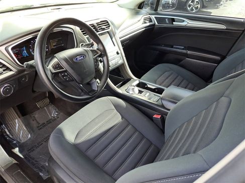 Used 2019 Ford Fusion SE image 11