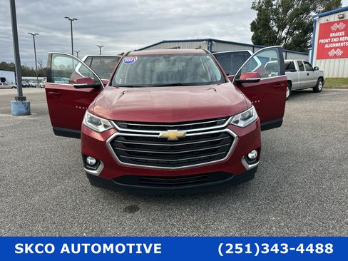 Used 2021 Chevrolet Traverse LT image 30