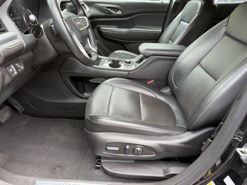 Used 2023 GMC Acadia SLT FWD image 20