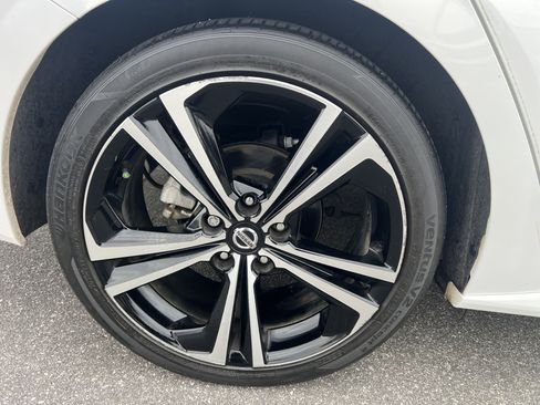 Certified 2021 Nissan Sentra SR image 11