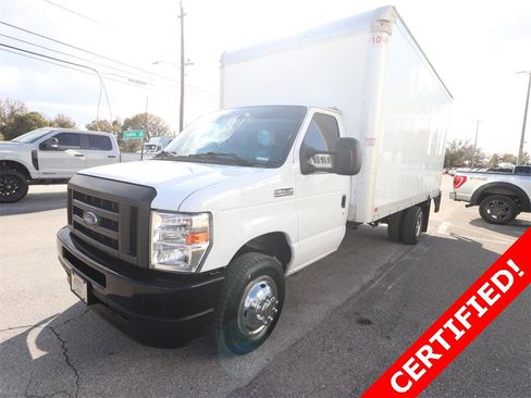 Certified 2024 Ford E-450 and Econoline 450 Super Duty w/ Power Windows & Locks Group image 6