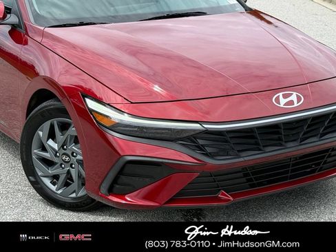 Used 2024 Hyundai Elantra SEL FWD image 6