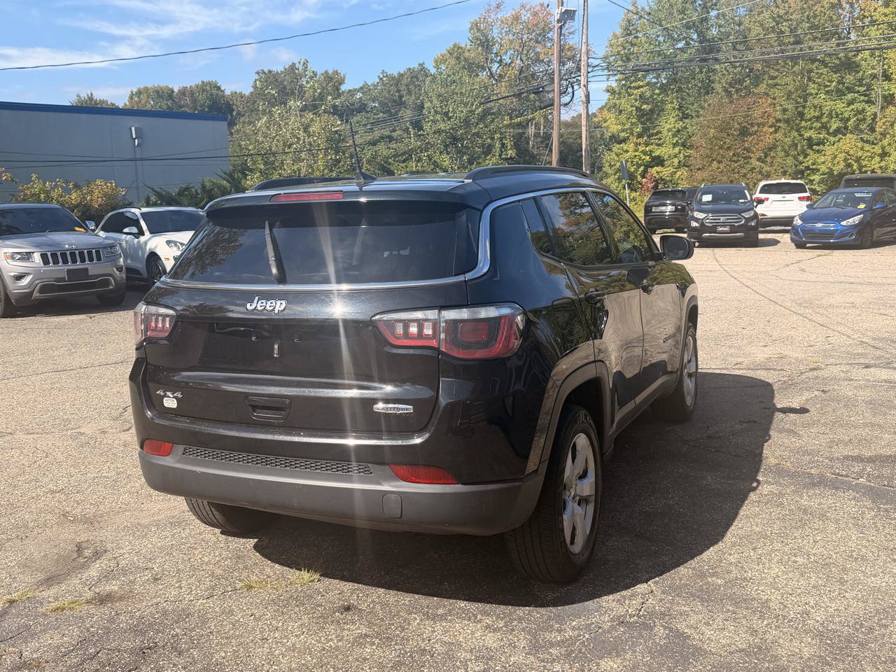 Used 2020 Jeep Compass Latitude w/ Cold Weather Group AWD/4WD image 7