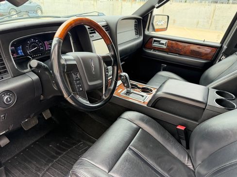 Used 2015 Lincoln Navigator 4WD image 11
