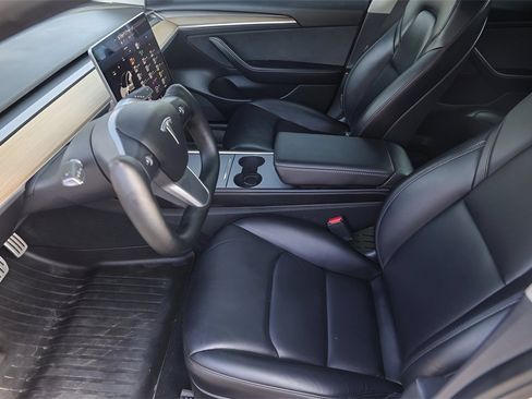 Used 2021 Tesla Model 3 Performance image 9