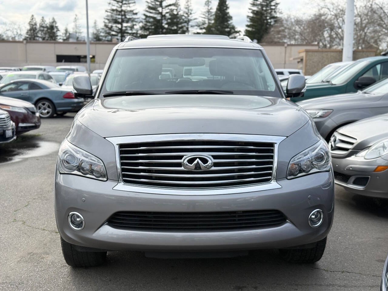 Used 2012 INFINITI QX56 4WD w/ Theater Pkg image 2