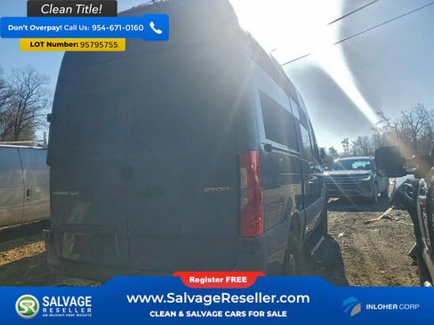 Used 2019 Mercedes-Benz Sprinter 144 image 4