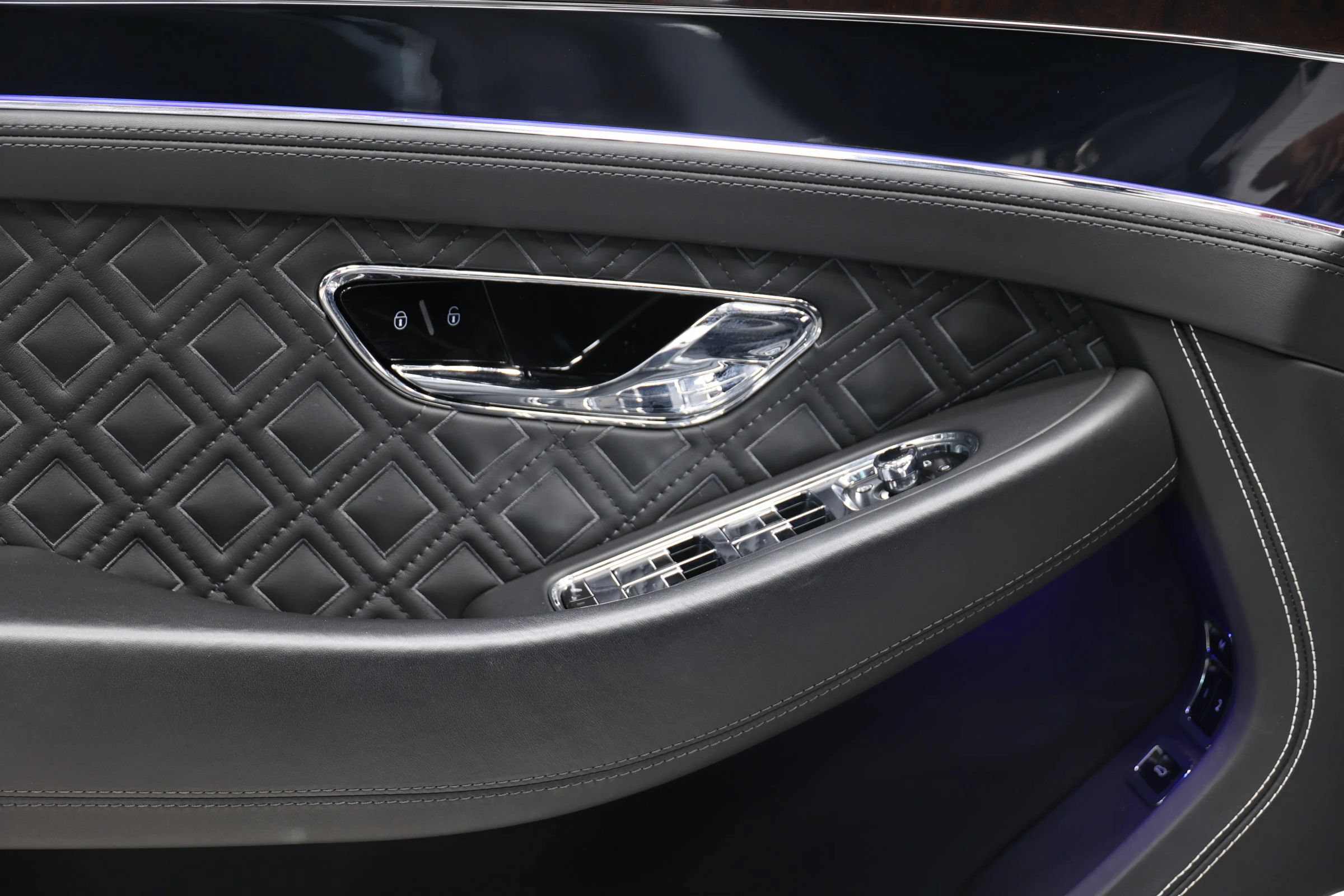 Used 2020 Bentley Continental GT AWD/4WD image 12