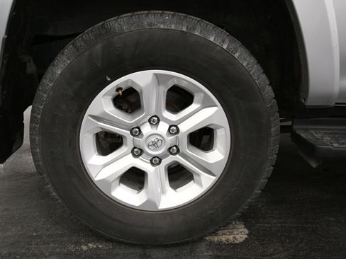 Certified 2024 Toyota 4Runner SR5 Premium image 30