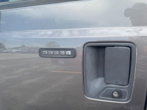 Used 2014 Ford F250 XLT w/ XLT Premium Package AWD/4WD image 8