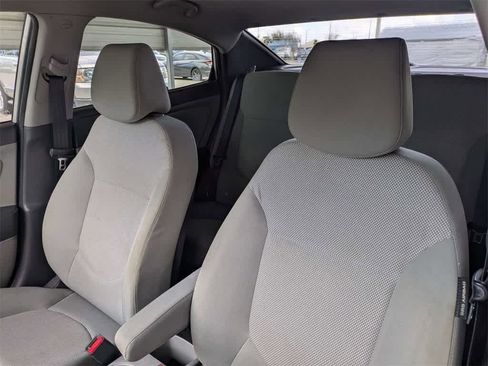 Used 2013 Hyundai Accent GLS image 7