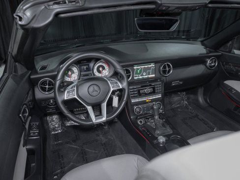 Certified 2015 Mercedes-Benz SLK 250 image 17