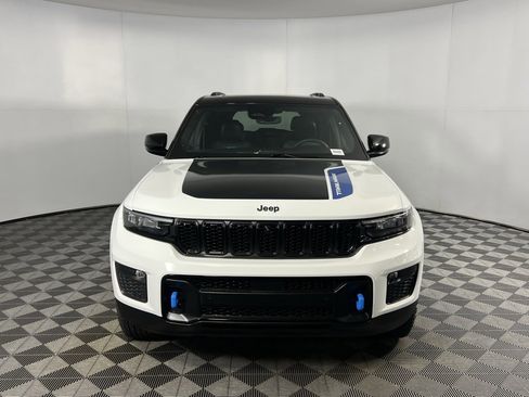 Used 2023 Jeep Grand Cherokee Trailhawk w/ Advanced Protech Group II image 10