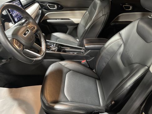 Used 2022 Jeep Compass Limited image 8