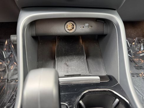 Used 2024 Volvo C40 P8 Recharge Ultimate w/ Protection Package Premier image 24