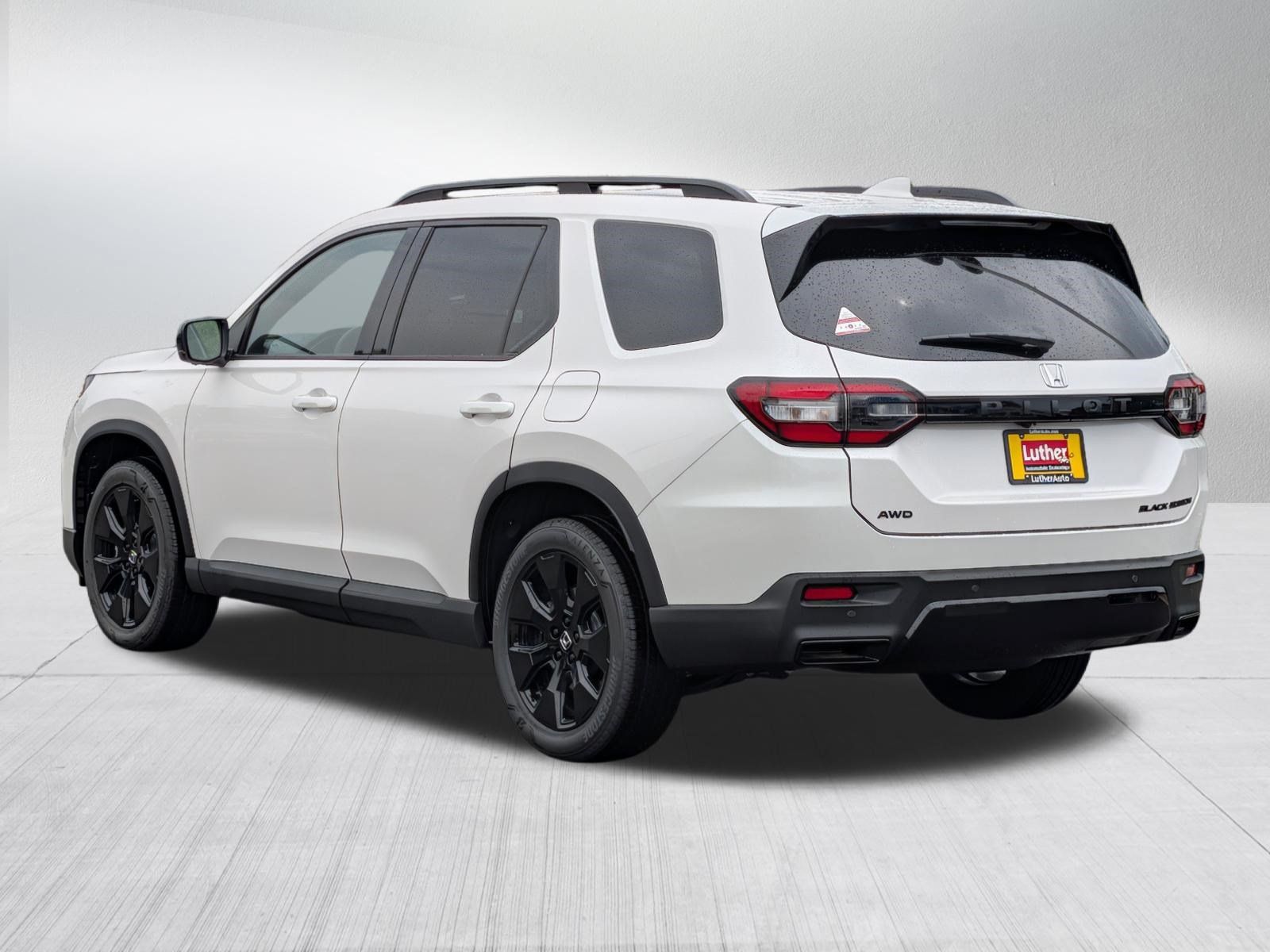 Certified 2026 Honda Pilot Black Edition image 5