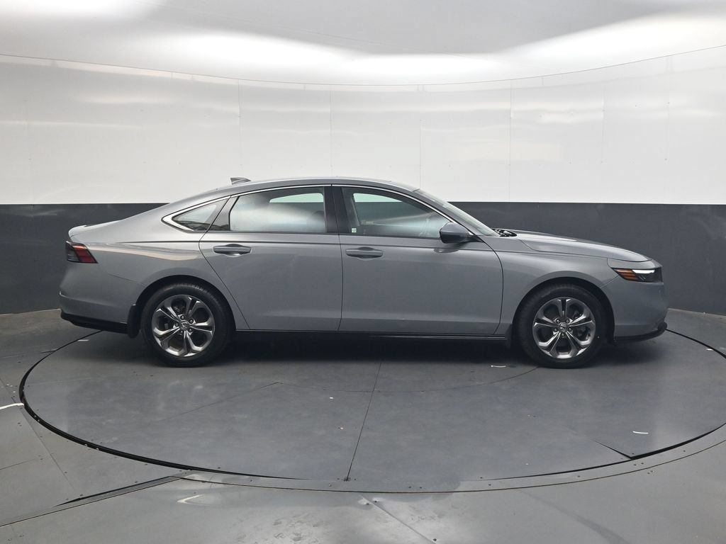 Used 2023 Honda Accord EX-L image 3