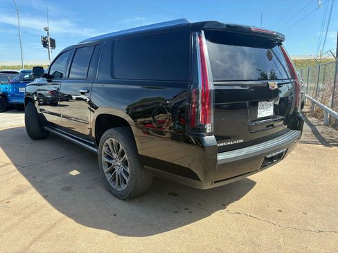 Used 2019 Cadillac Escalade ESV Premium Luxury w/ Escalade Sport Edition image 3