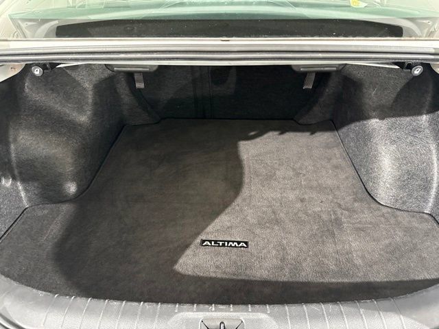 Used 2025 Nissan Altima 2.5 SV FWD image 9