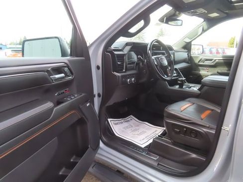 Used 2024 GMC Sierra 1500 AT4 w/ AT4 Premium Package AWD/4WD image 19