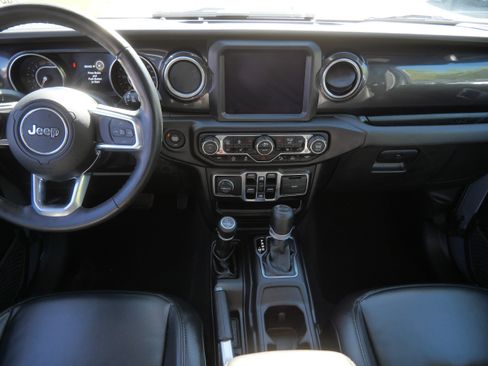 Used 2021 Jeep Wrangler Unlimited Sahara AWD/4WD image 10
