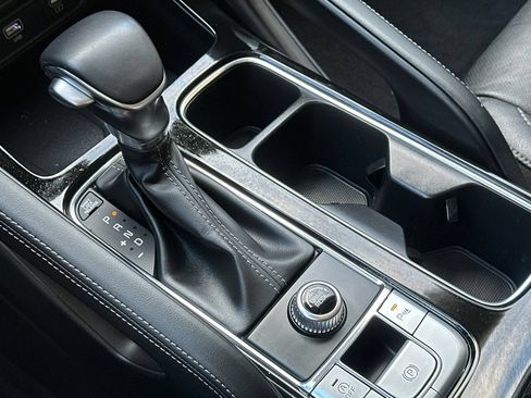 Used 2024 Kia Telluride EX w/ EX Captain's Chair Package FWD image 22