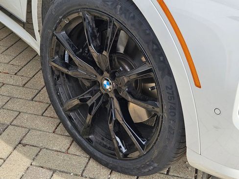 Certified 2024 BMW X7 xDrive40i w/ M Sport Package image 5