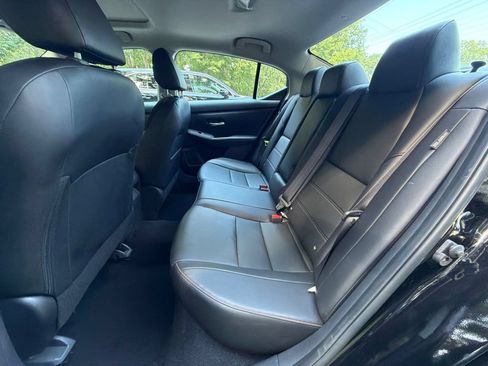 Used 2023 Nissan Sentra SR w/ SR Premium Package FWD image 13