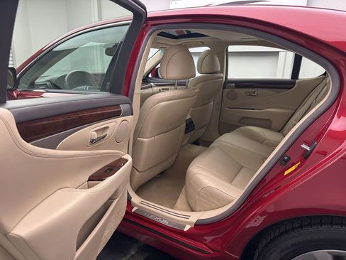 Used 2013 Lexus LS 460 AWD w/ Comfort Pkg image 5