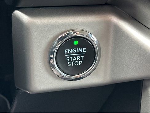 Certified 2022 Ford Expedition XLT image 26