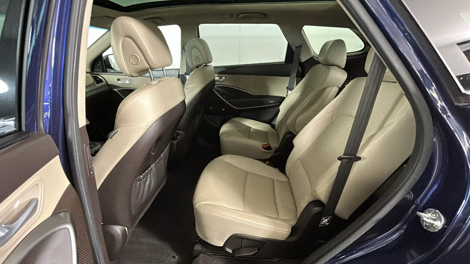 Used 2017 Hyundai Santa Fe Limited AWD/4WD image 33