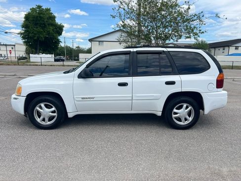 Used 2005 GMC Envoy SLE w/ Sle Preferred Equipment Group image 1