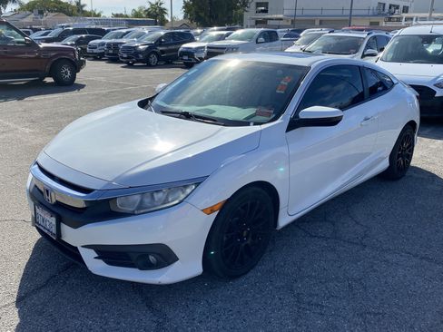 Used 2017 Honda Civic EX-T image 2
