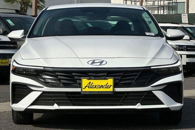Certified 2026 Hyundai Elantra SE FWD image 9