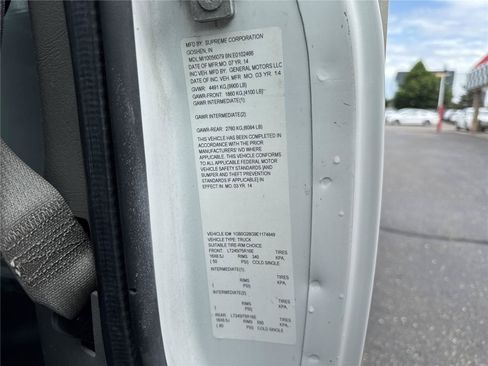 Used 2014 Chevrolet Express 3500 RWD image 24