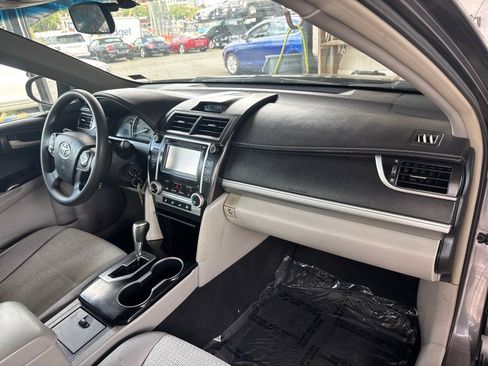 Used 2013 Toyota Camry LE FWD image 34