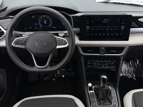 New 2026 Volkswagen Taos SE FWD image 14