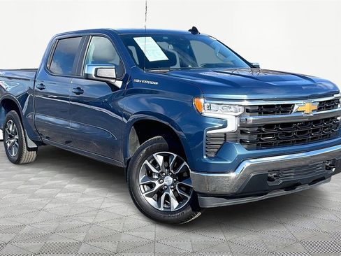 Used 2024 Chevrolet Silverado 1500 LT image 3