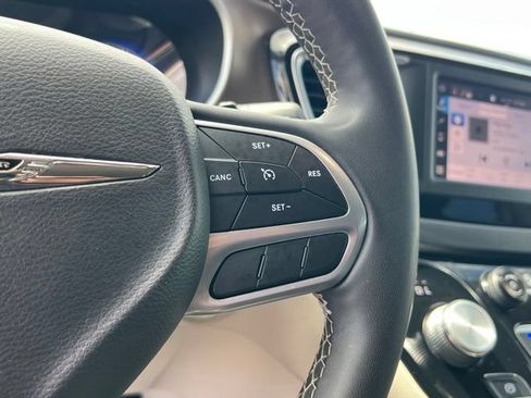 Used 2023 Chrysler Voyager LX FWD image 22