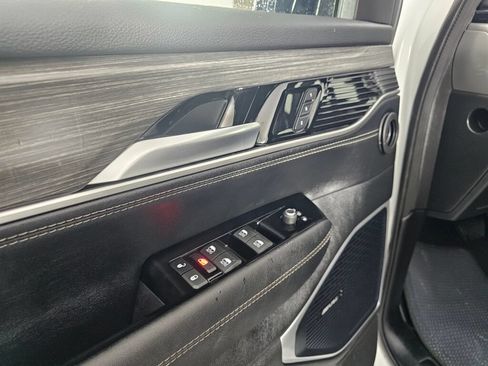 Used 2024 Jeep Wagoneer Series II AWD/4WD image 19
