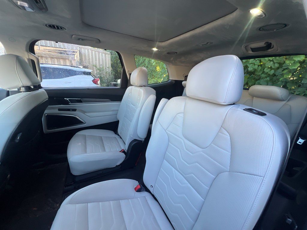Used 2022 Kia Telluride SX w/ SX Prestige Package AWD/4WD image 10