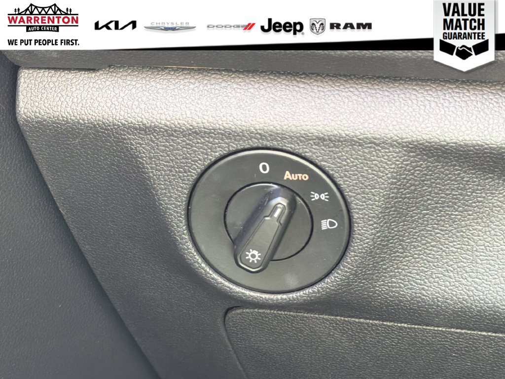 Used 2019 Volkswagen Jetta SEL FWD image 16