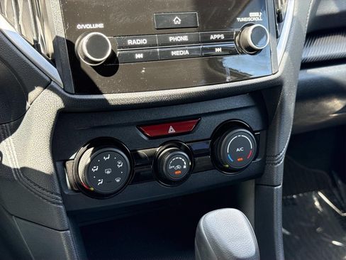 Used 2019 Subaru Crosstrek 2.0i AWD/4WD image 12