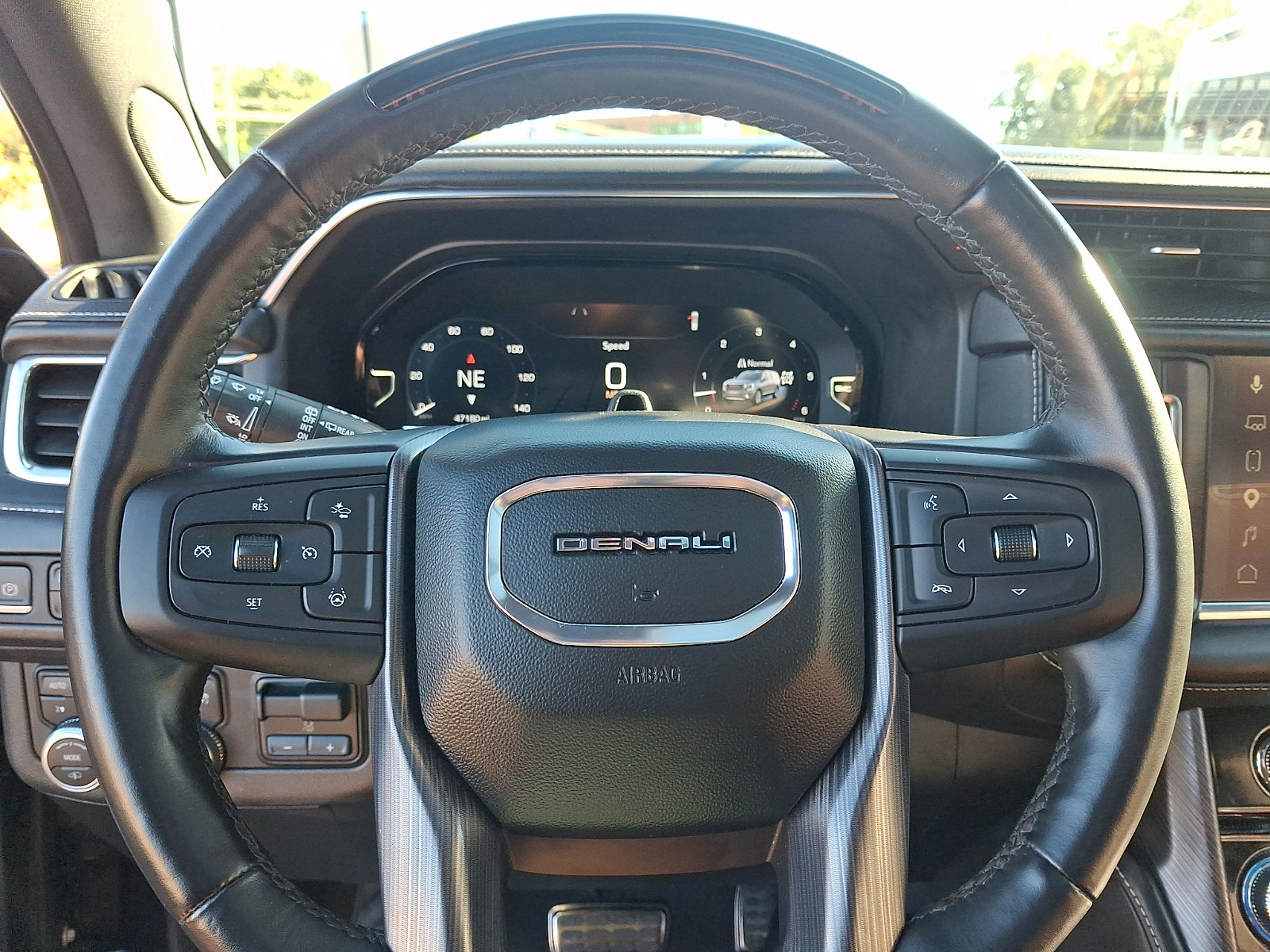 Used 2023 GMC Yukon XL Denali Ultimate AWD/4WD image 21