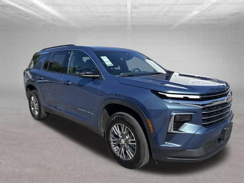 Used 2026 Chevrolet Traverse LT AWD/4WD image 8