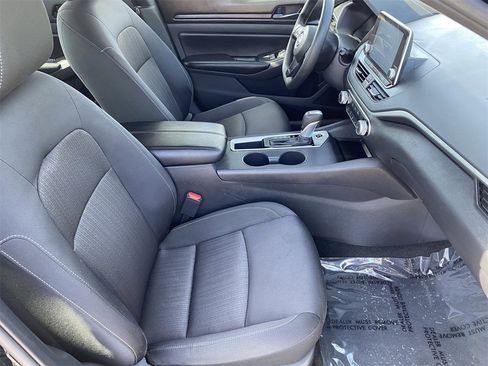 Certified 2025 Nissan Altima 2.5 S image 9