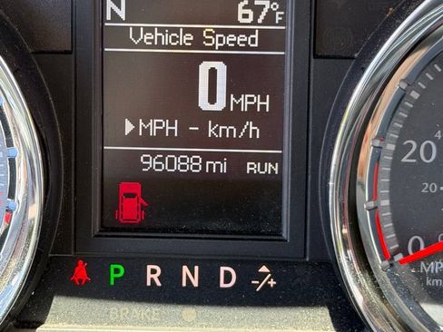 Used 2015 Chrysler Town & Country Touring-L w/ Driver Convenience Group FWD image 8