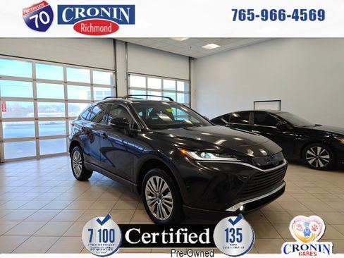 Used 2024 Toyota Venza XLE image 1