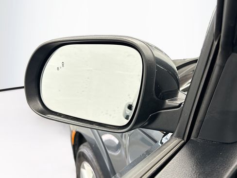 Used 2025 Kia Soul LX w/ LX Technology Package FWD image 16