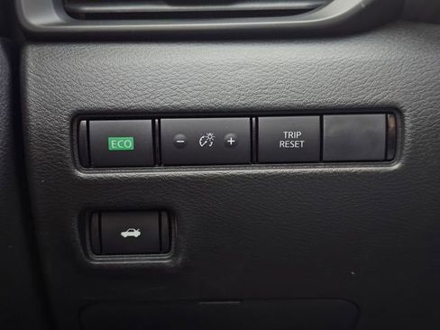 Used 2025 Nissan Sentra S image 33